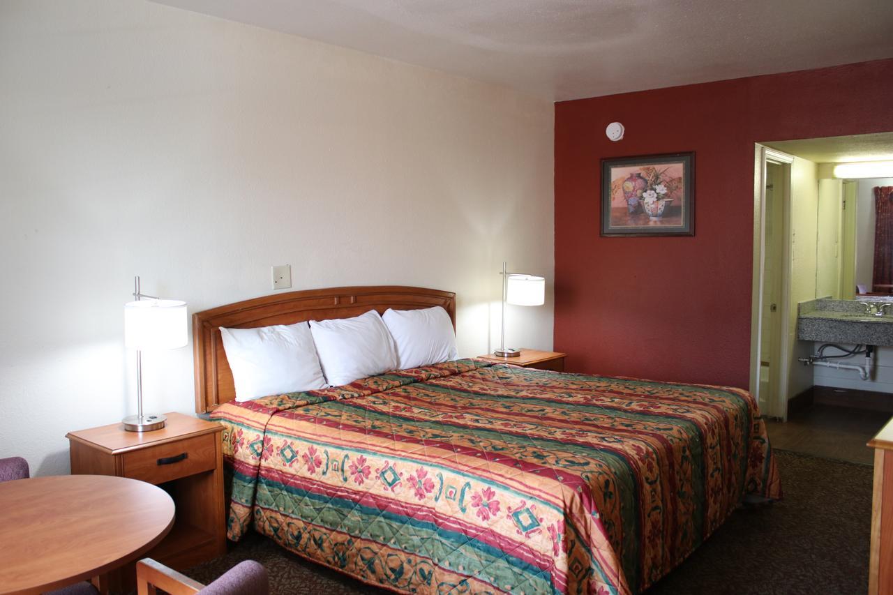 Travel Inn San Antonio Lackland Sea World Exterior foto